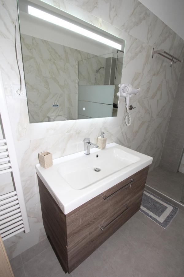 Апартаменты Filoxenia House Near Airport Враврона Экстерьер фото